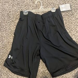 Youth Large Under Armour Shorts (Never Worn) Athletic Shorts